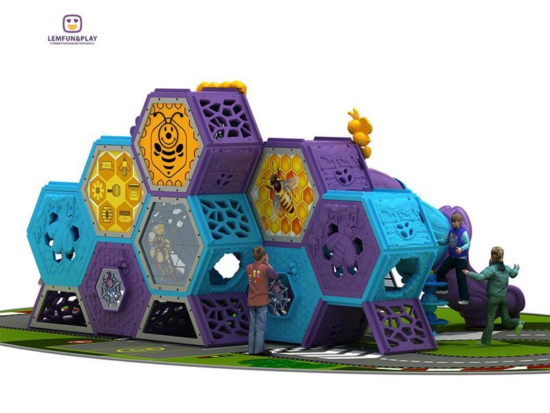 Vibrant Animal Theme Outdoor Playground With Useful Slide  LM-ZN076