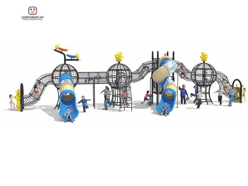 Well Design Outdoor Playground With Climbing Net For Amusement LM-PP027